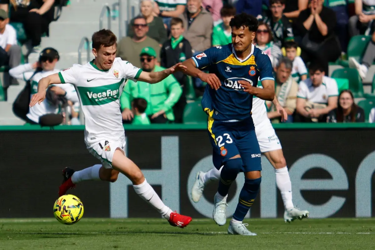 Omar El Hilali avisou o árbitro que interrompeu o jogo