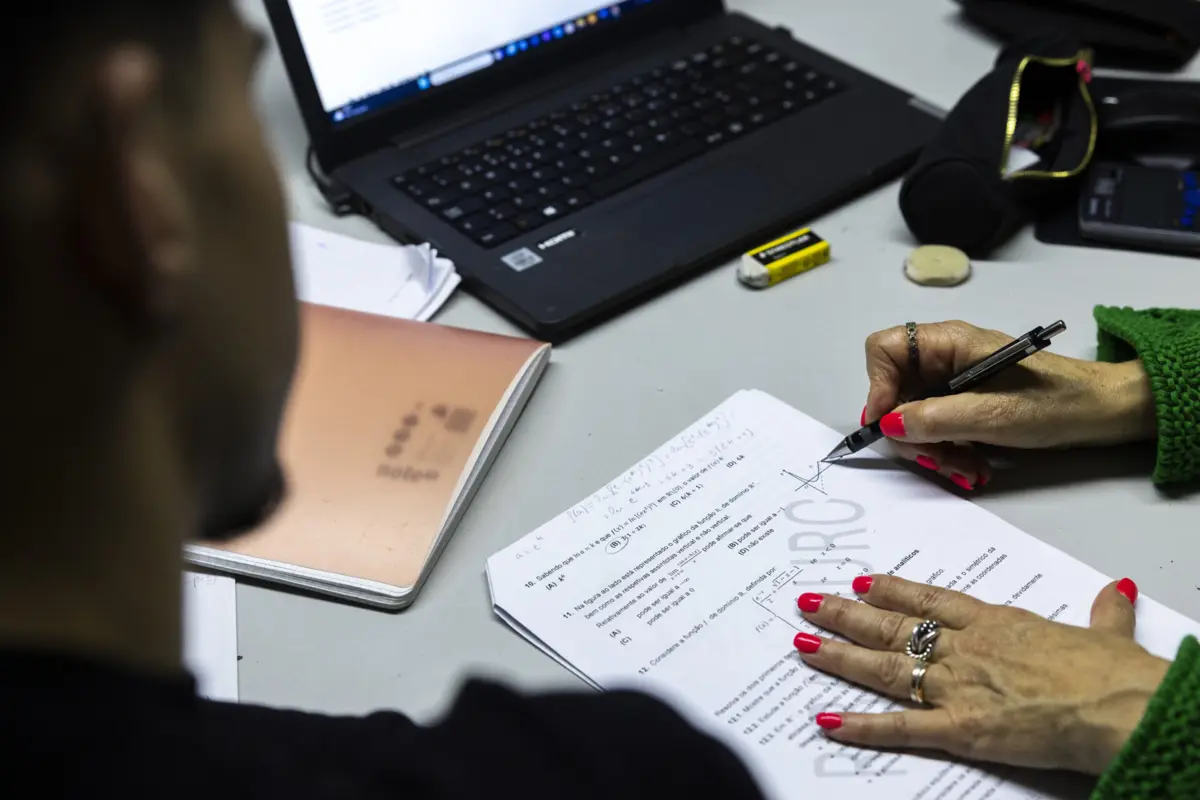 84% dos pedidos de explicações para preparação para exames nacionais são de alunos do 12.º ano.