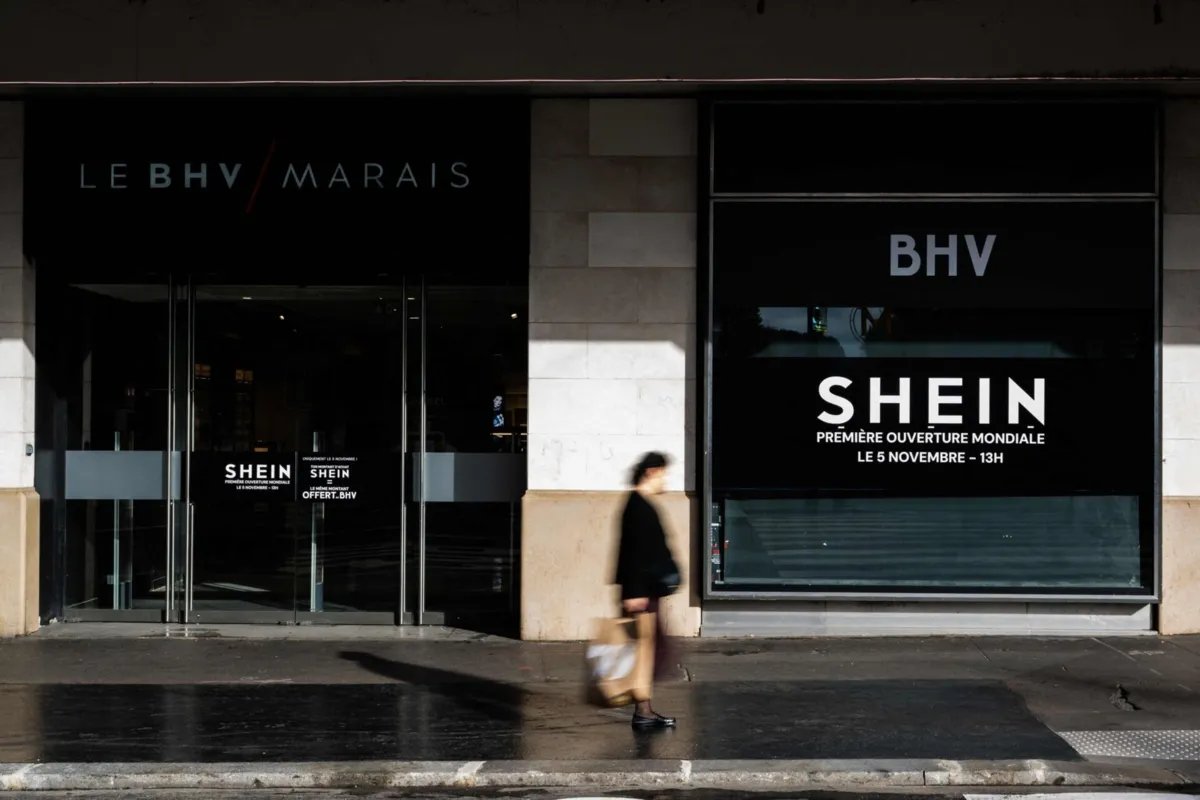 Gigante asiática de fast-fashion Shein abre esta semana em Paris a sua primeira loja física permanente no Mundo