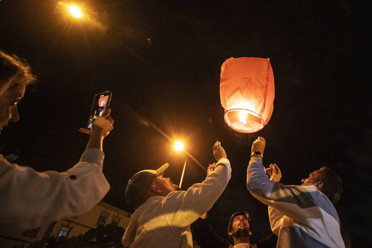 Tradição manda que no S. João sejam lançados balões