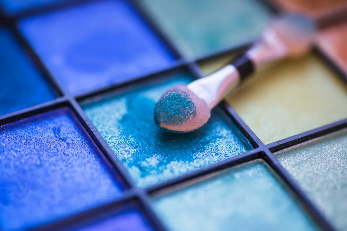 Imagem de contexto do artigo Olhar cinza, prata ou azul celestial para celebrar a temporada