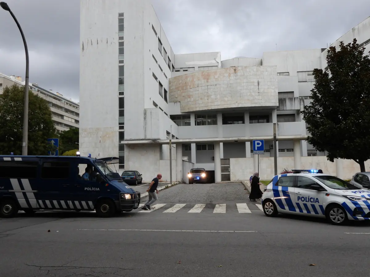 O ex-recluso à saída do Palácio da Justiça de Braga