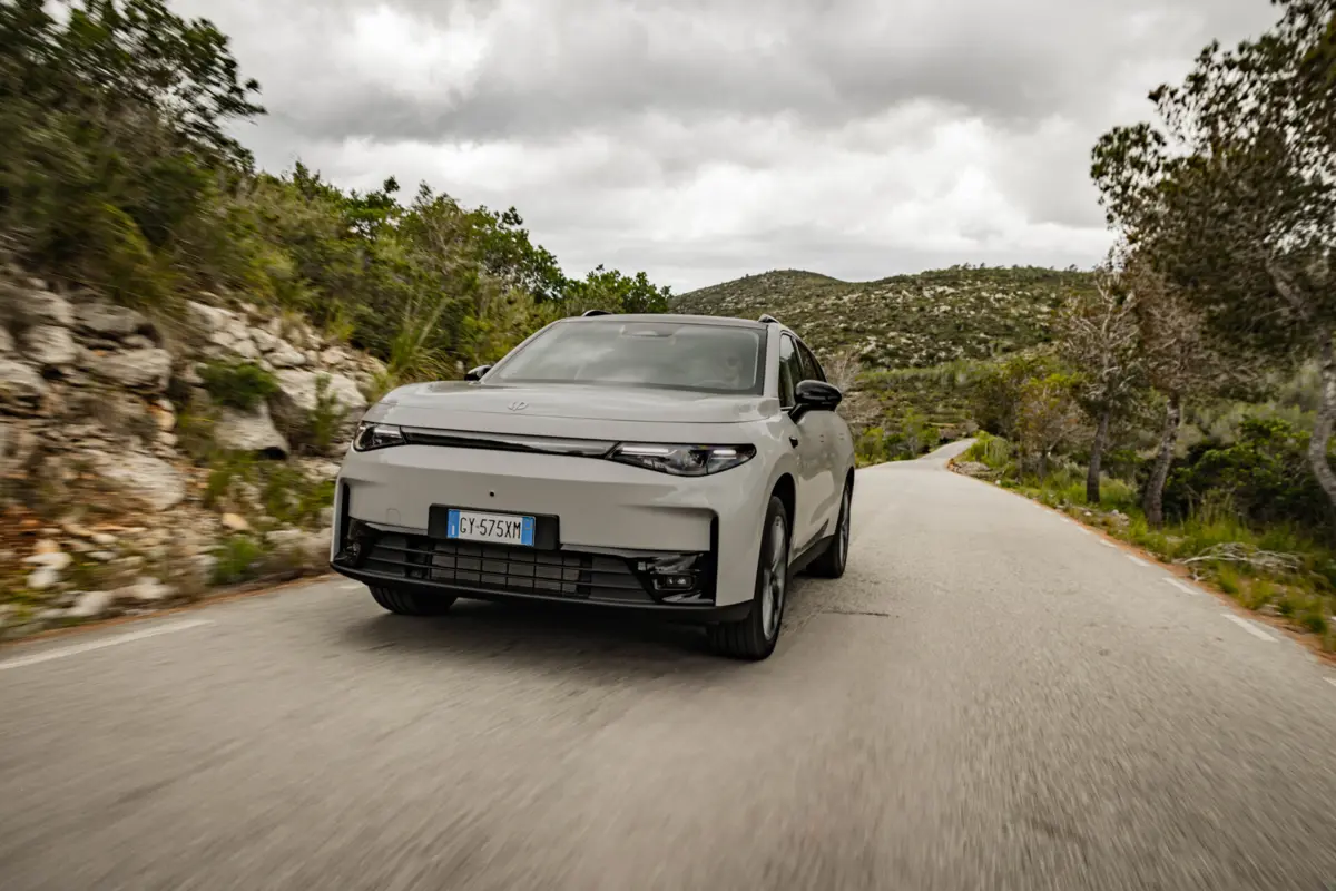 Novo Leap C10 REEV anuncia 970 quilómetros de autonomia