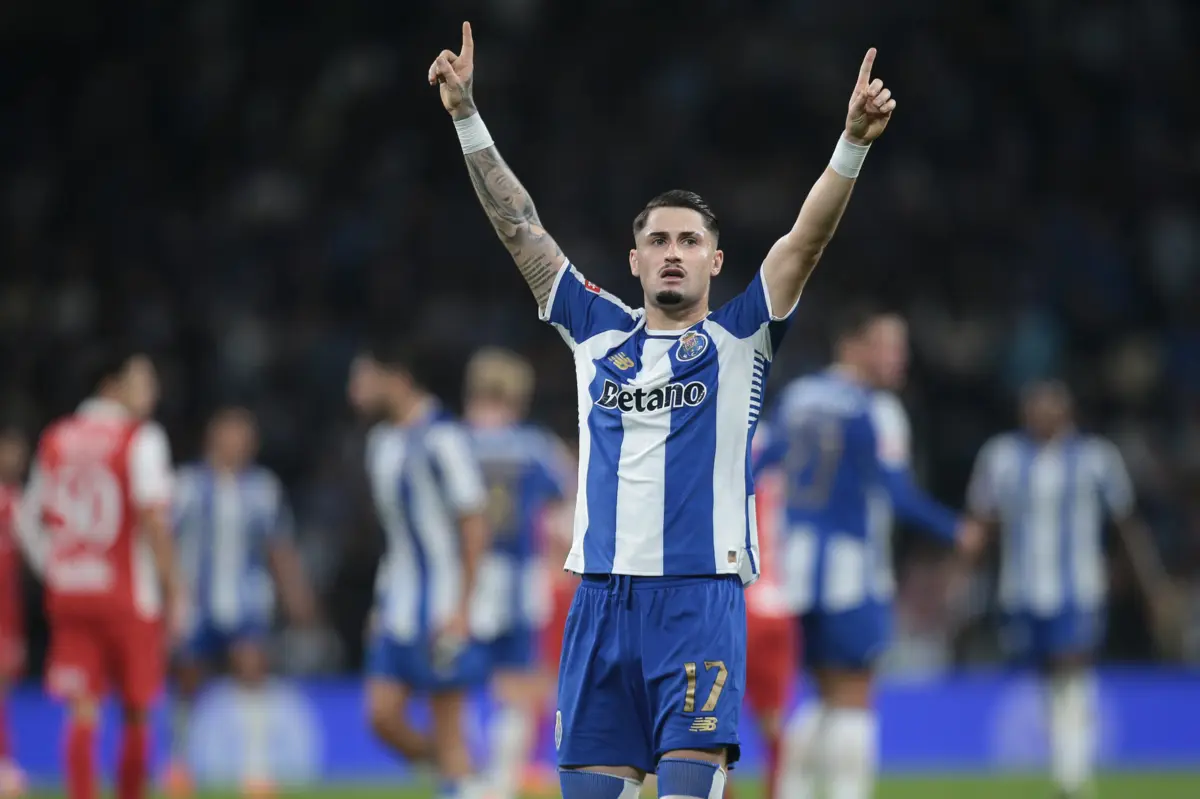 Extremo tinha sentido "desconforto no tornozelo direito" diante o Famalicão