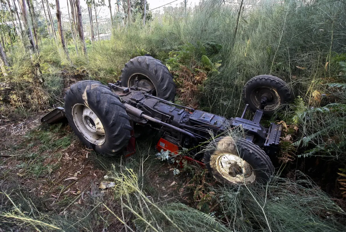 As causas mais comuns para a ocorrência deste tipo de acidentes são “a distração, falta de destreza e a realização de manobras irregulares", aponta a GNR