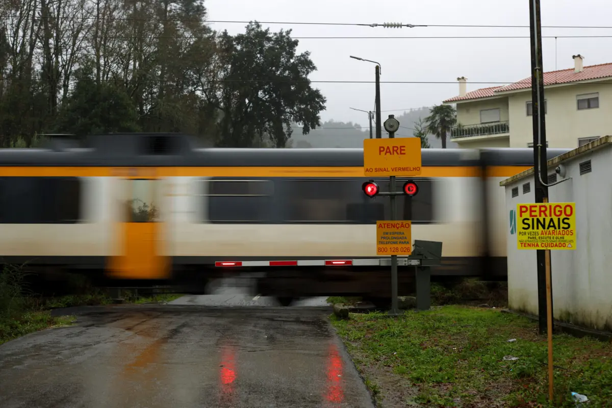 Passagem de nível em Quintiães, Barcelos, é uma das que será eliminada em breve, após protocolo da câmara com a Infraestruturas de Portugal