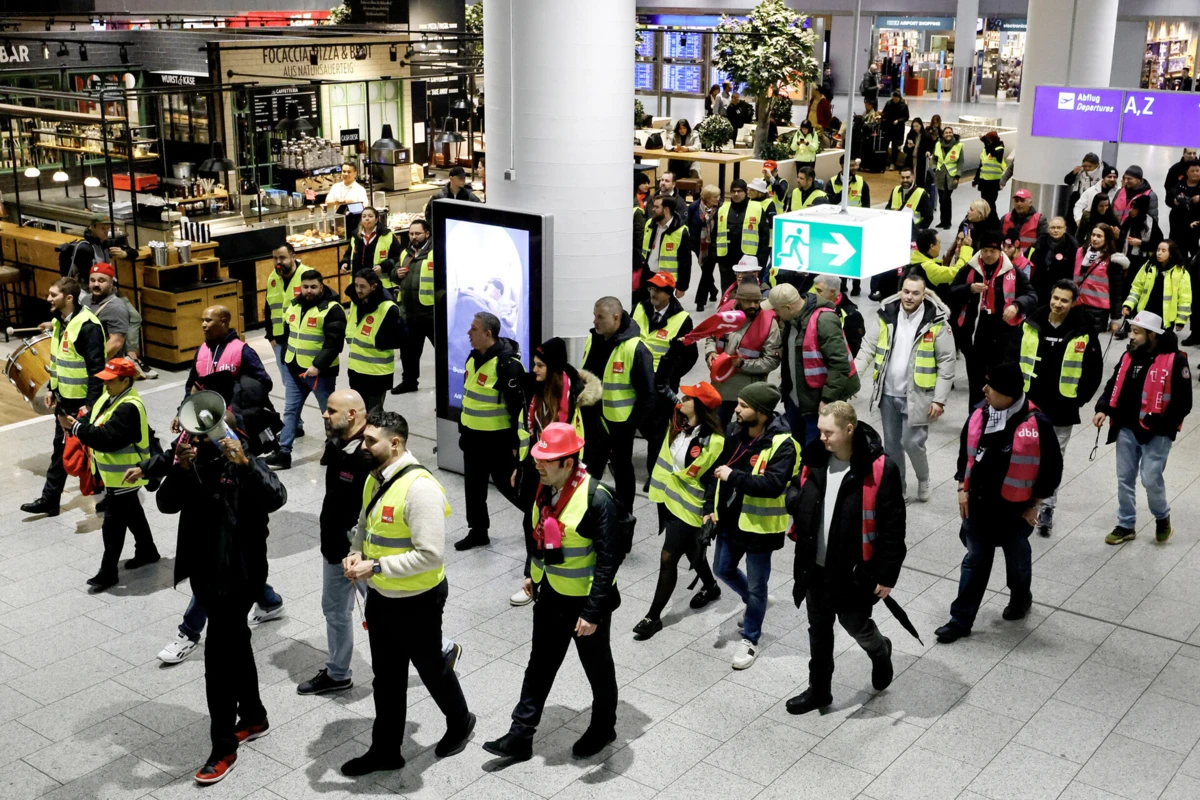 A greve foi convocada pelo sindicato dos serviços de segurança (Verdi) em onze aeroportos