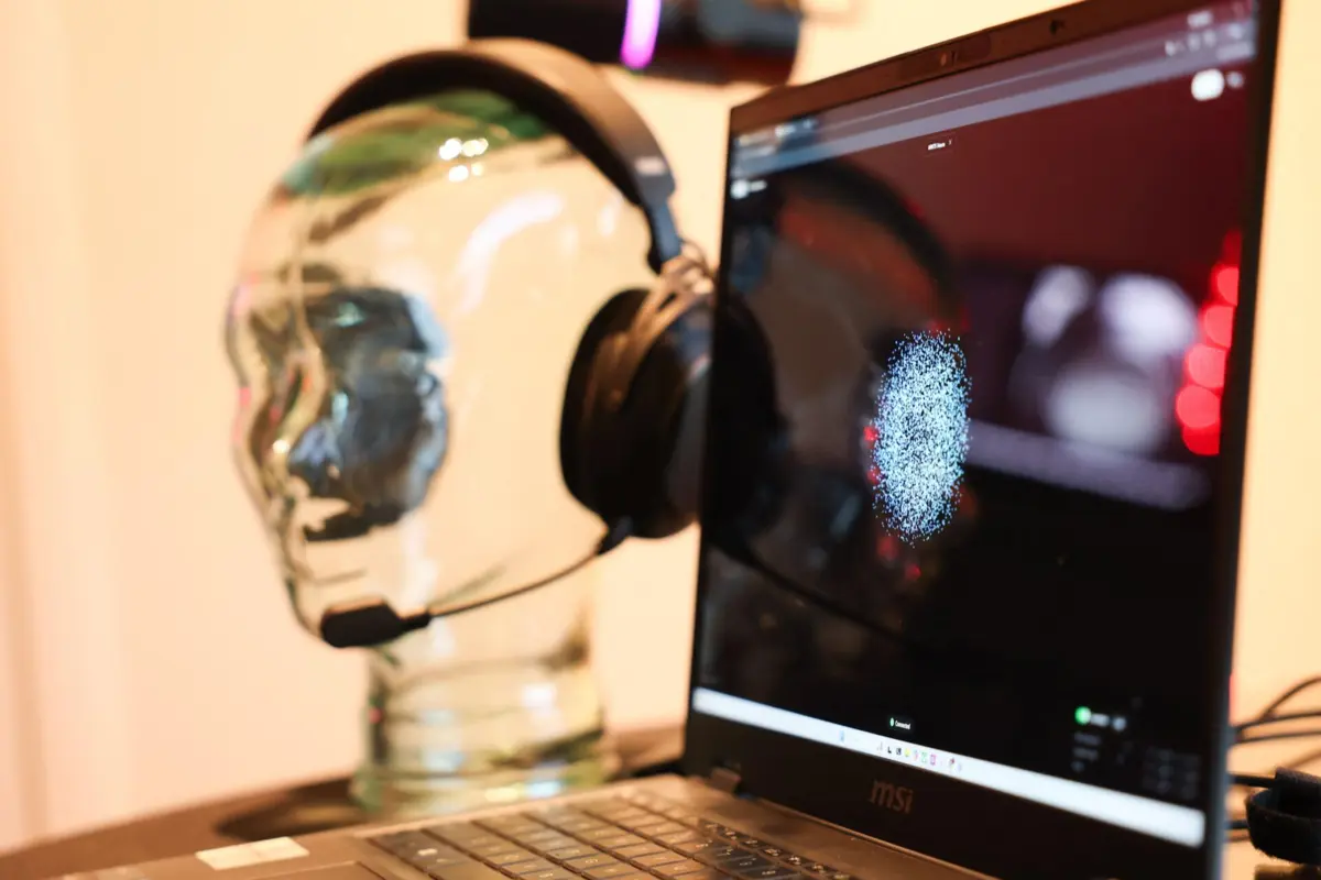 IA a imitar humanos preocupa académicos e ativistas