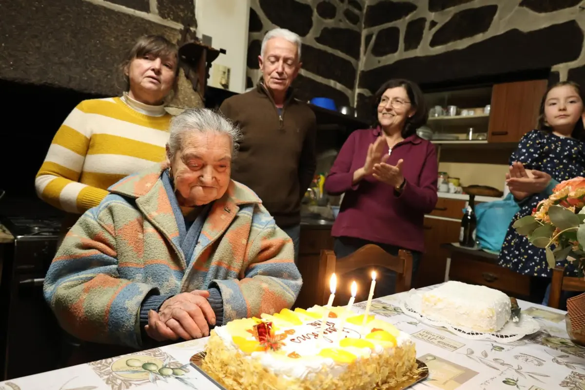 Imagem de contexto do artigo Maria das Dores soprou velas do seu 105.º aniversário em Arcos de Valdevez