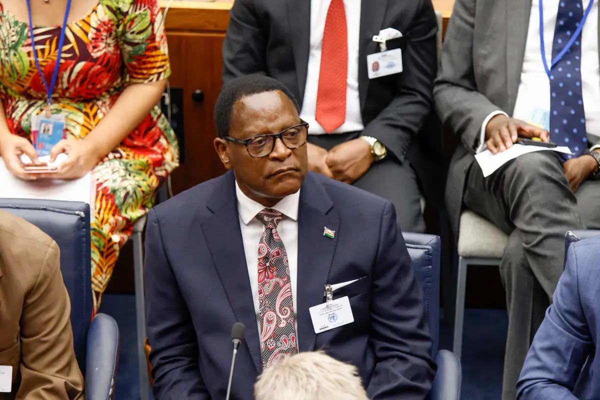 O presidente do Maláui ordenou igualmente a todos os membros do seu Governo que se encontram em viagem oficial no estrangeiro que regressem rapidamente a casa