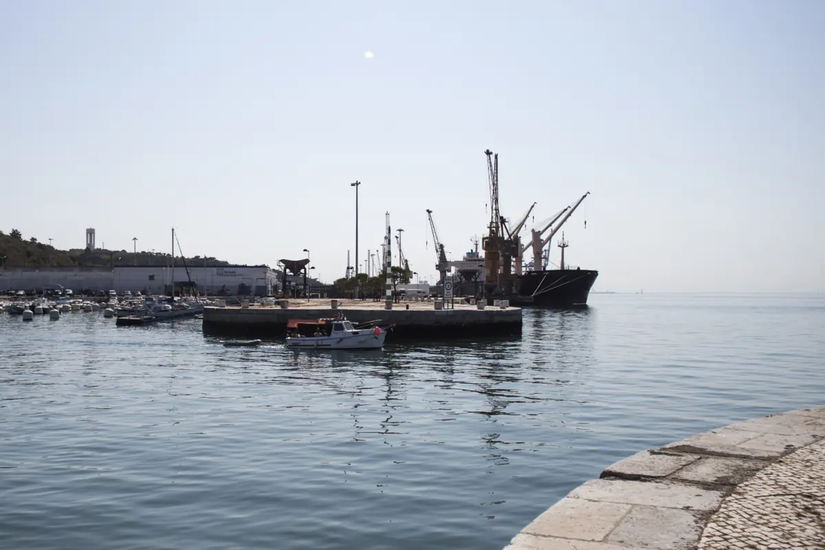 Droga era transportada em dois contentores marítimos que entraram em território nacional através do Porto de Setúbal