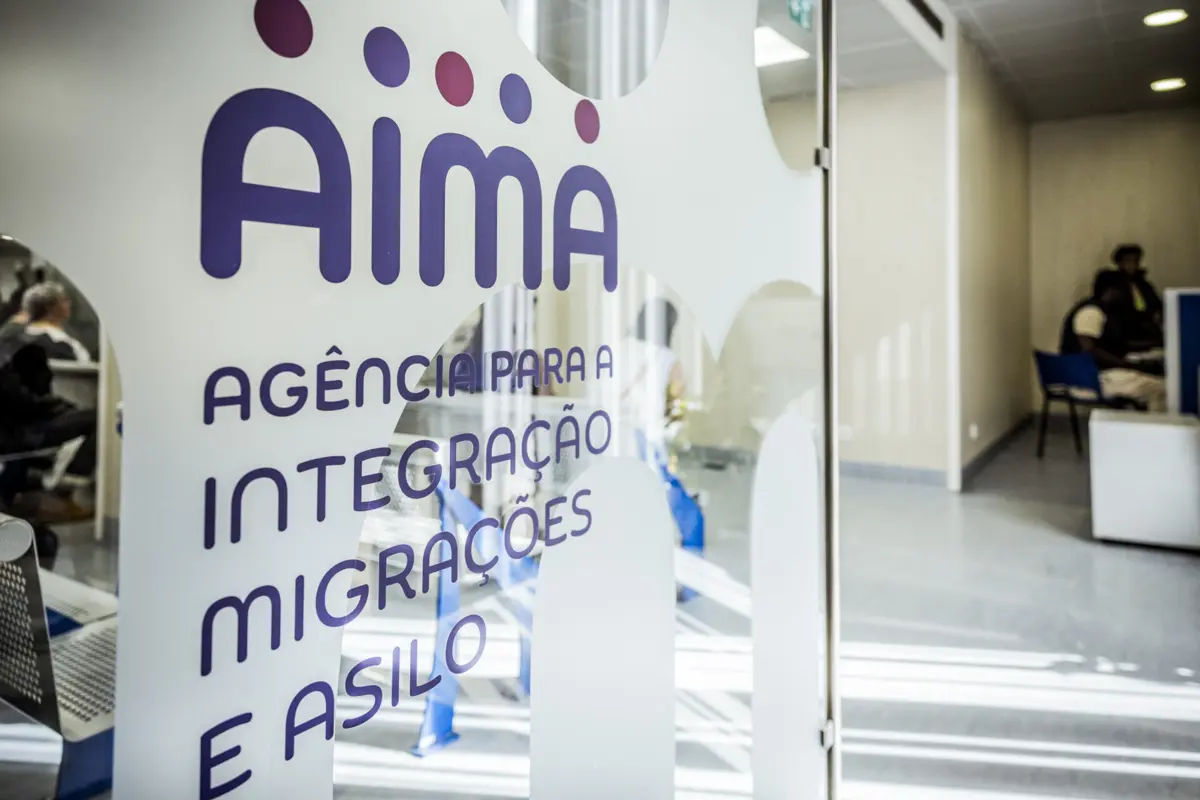 AIMA justifica a decisão com o facto de os cidadãos estrangeiros terem recorrido a uma empresa que consta de um processo por auxílio à imigração ilegal