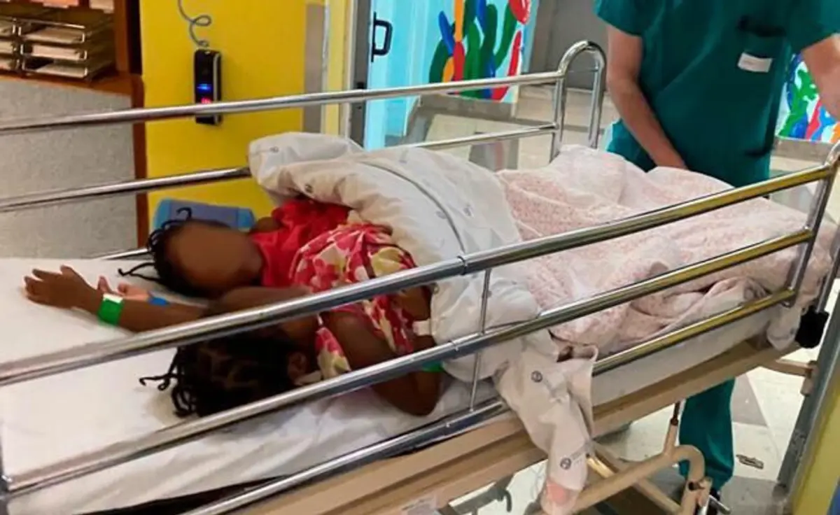 Hospital D. Estefânia realizou a 28 de julho uma cirurgia rara em duas gêmeas de quatro anos