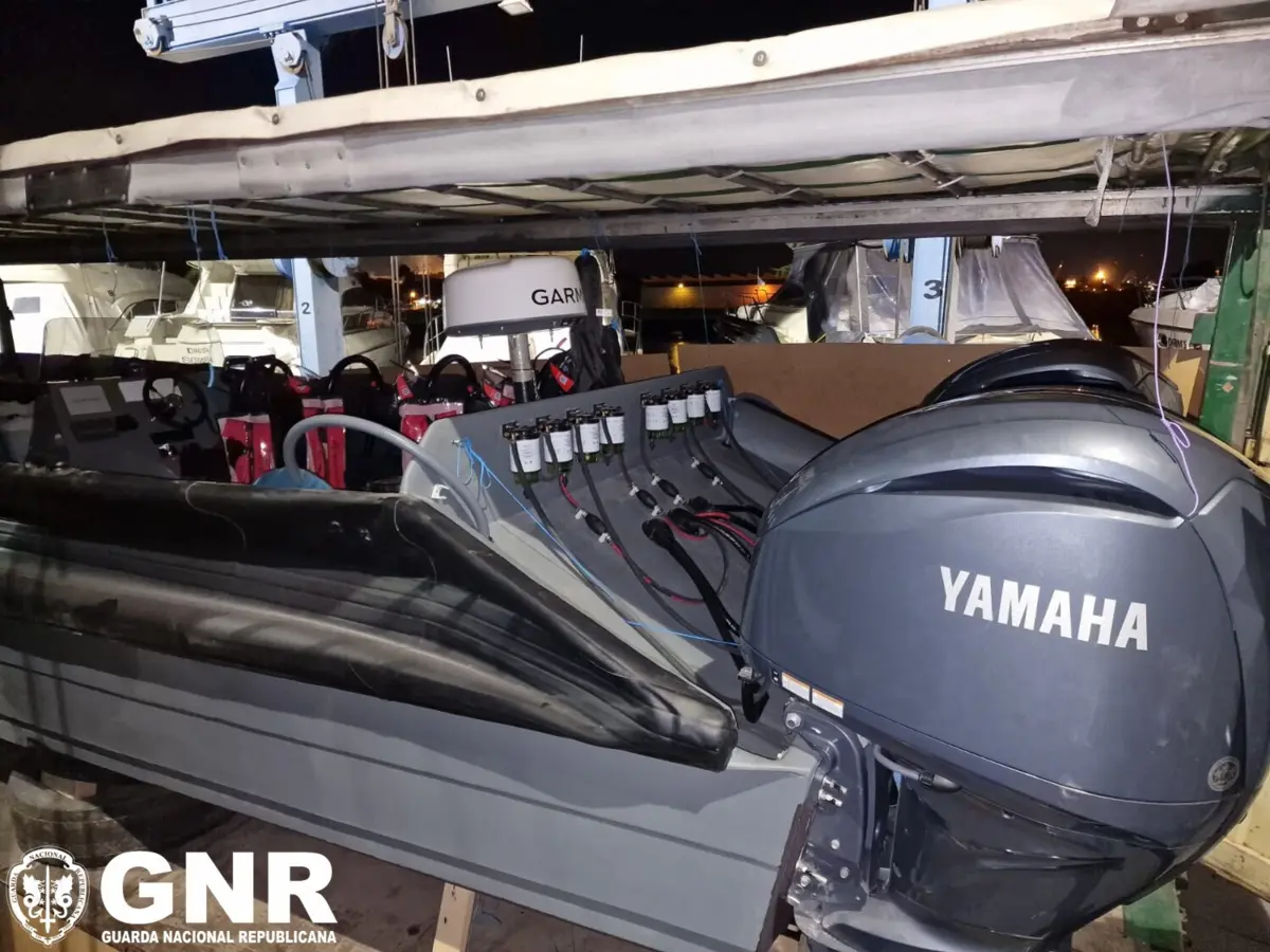 GNR apreendeu embarcação de alta velocidade