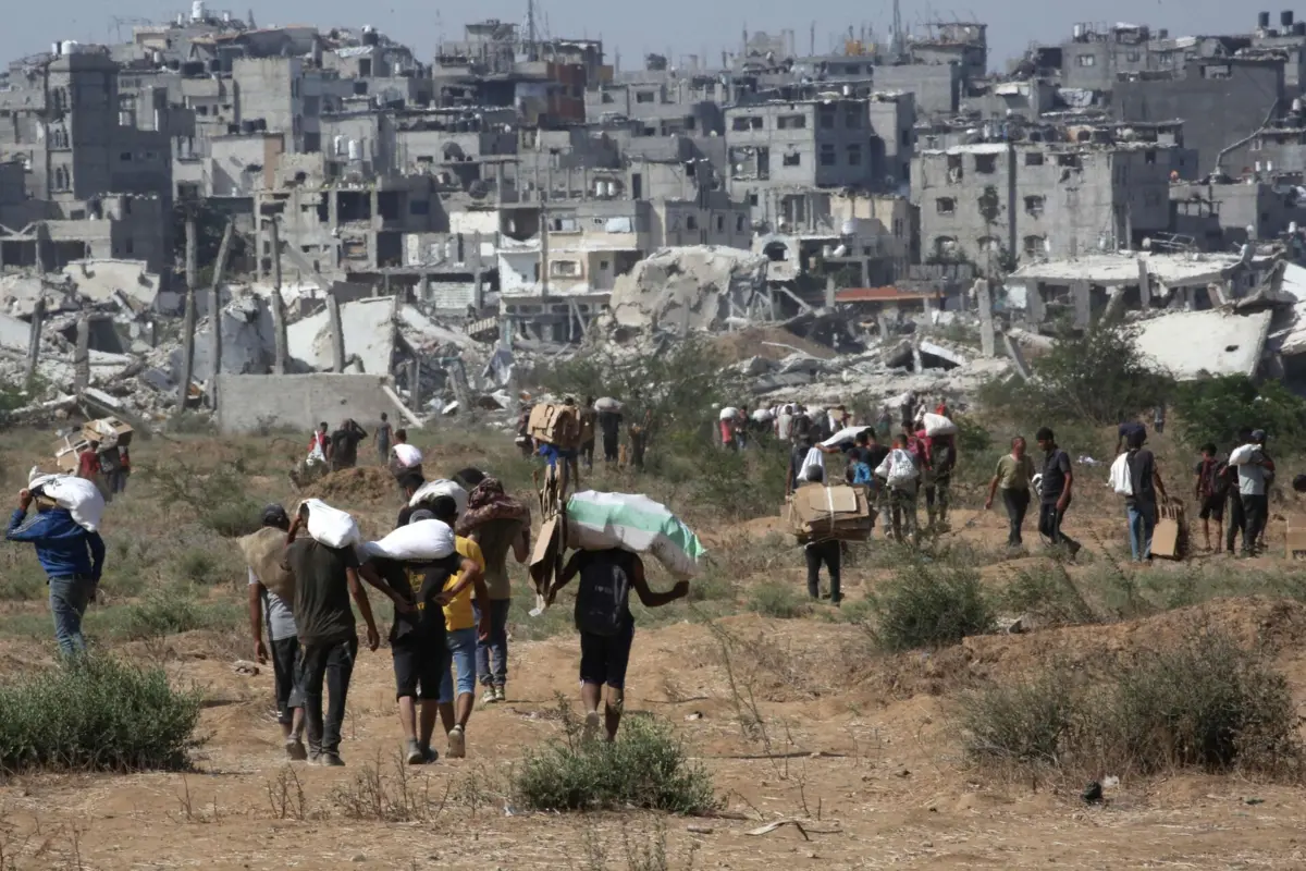 Acesso a água potável é extremamente limitado em todo o território, obrigando os 2,4 milhões de habitantes a beber água salobra ou a esperar por entregas irregulares