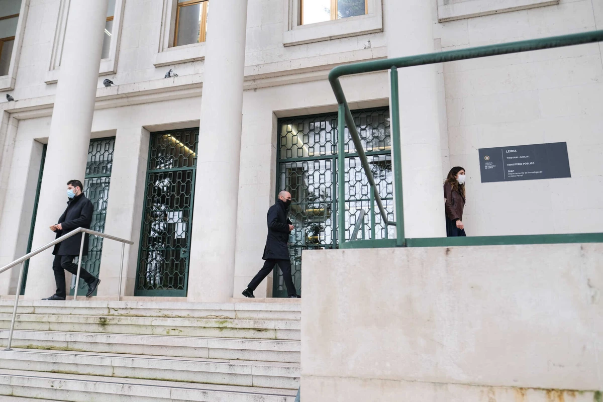 Imagem de contexto do artigo Presidente e ex-secretária de Foz do Arelho condenados a penas de 4 e 3 anos