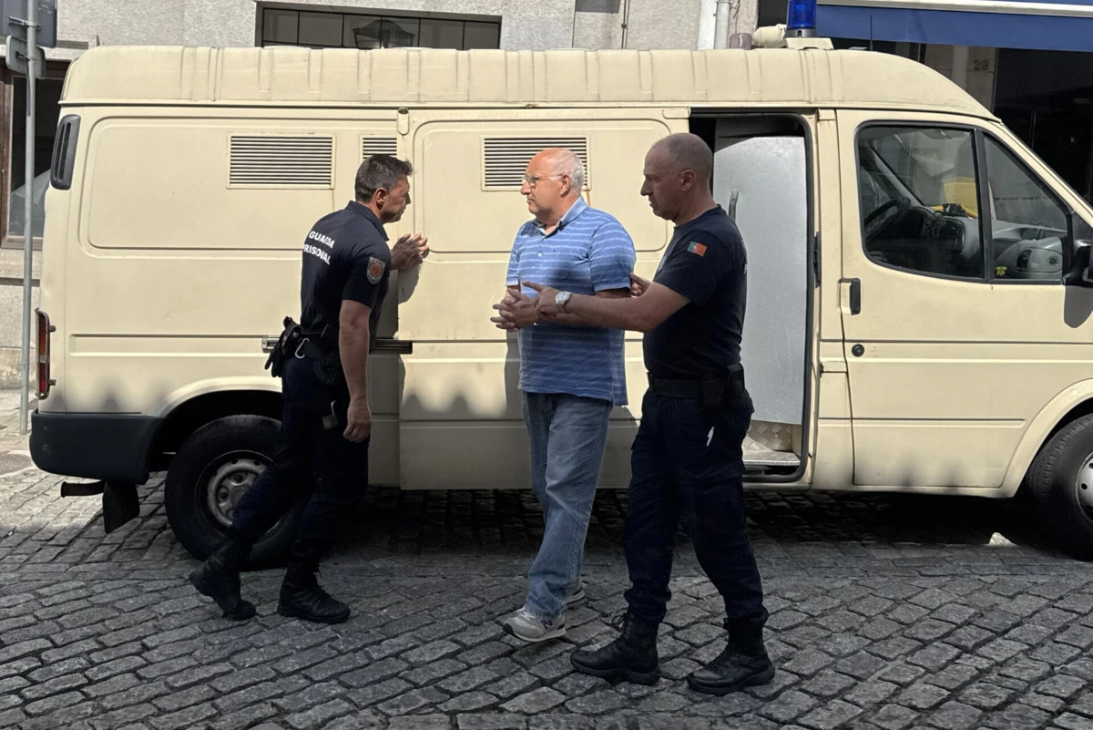 Arguido está preso num hospital militar