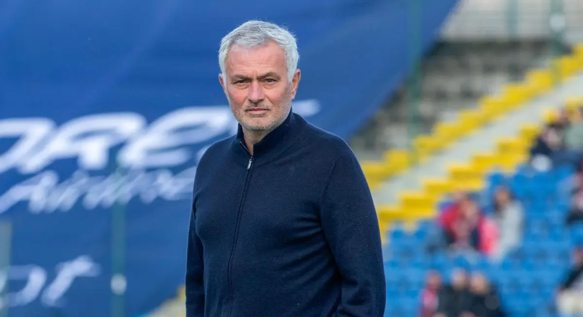 José Mourinho durante o jogo com o Santa Clara