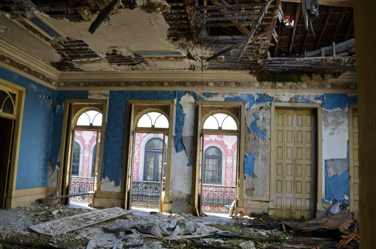 Edifício foi construído em 1861 e está devoluto