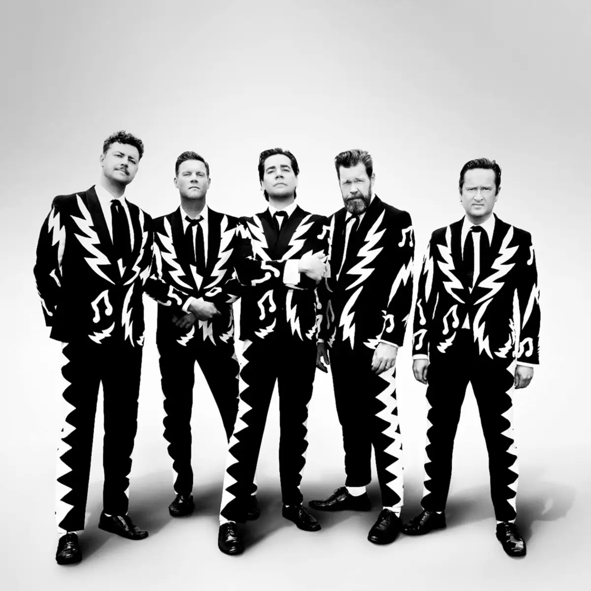 The Hives: uivos de Pelle Almqvist, riffs distorcidos e frenéticos, ritmos contagiantes.