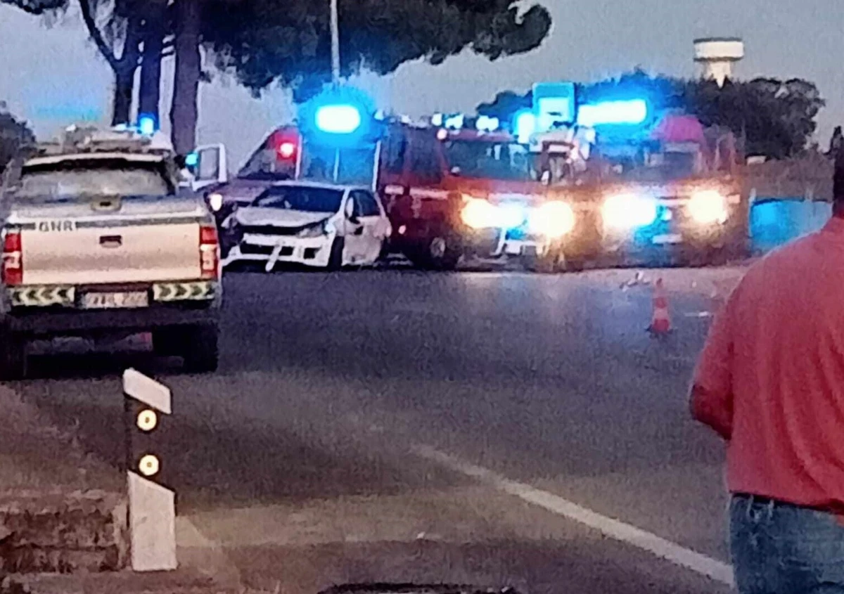 Acidente envolveu três viaturas na Estrada Nacional 4, em Pegões