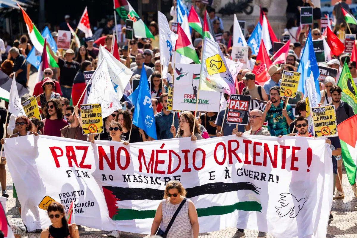 Participaram entre 400 e 500 pessoas de todas as idades