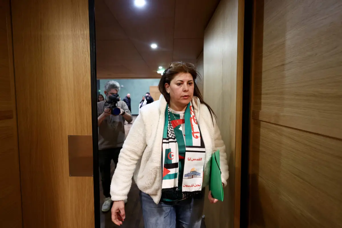 Sofia Benlemmane, seguida por mais de 350 mil pessoas no TikTok e no Facebook, é visada por várias publicações