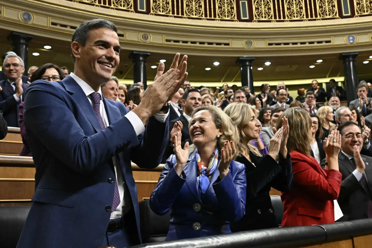 Imagem de contexto do artigo Pedro Sánchez reeleito primeiro-ministro pelo Congresso