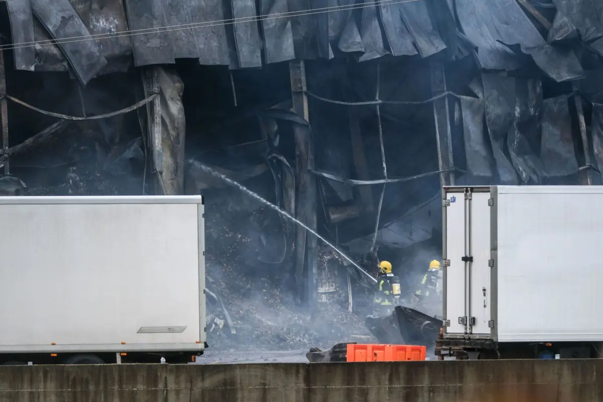 Incêndio deflagrou de madrugada