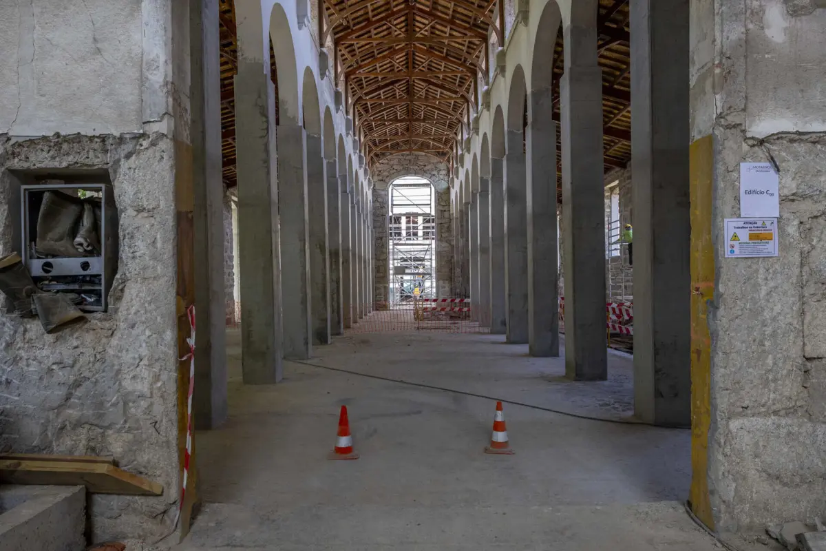 A obra de reconversão do antigo Matadouro Industrial de Campanhã deverá estar concluída no final deste ano