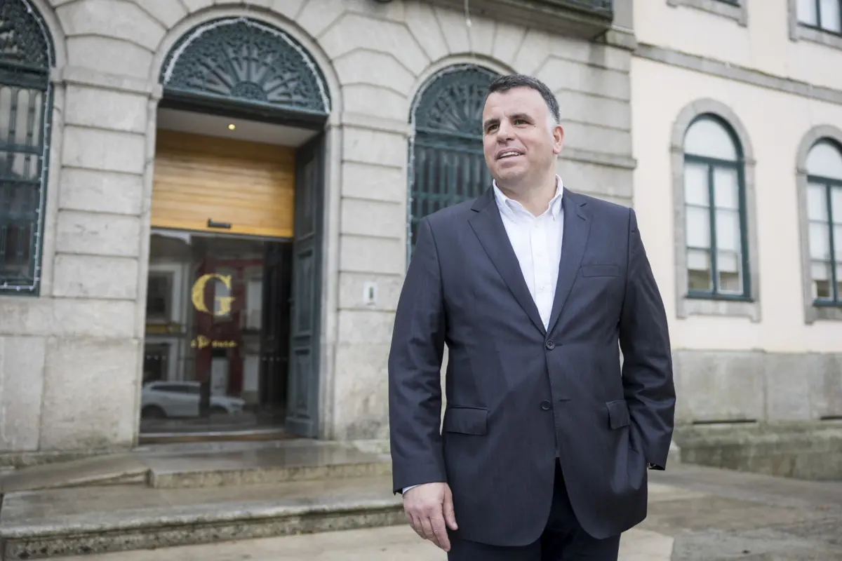 Ex-presidente da Câmara de Gondomar apresentou na sexta-feira ao líder do PS a demissão da presidência da concelhia