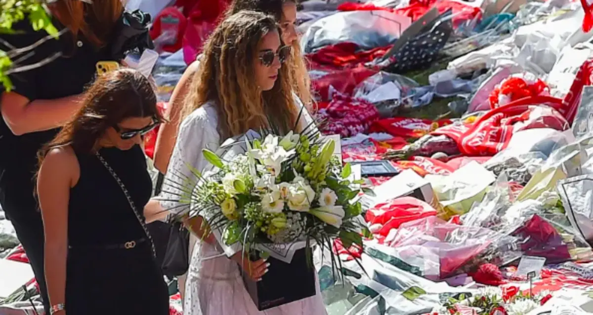 Rute Cardoso na homenagem a Diogo Jota, em Liverpool