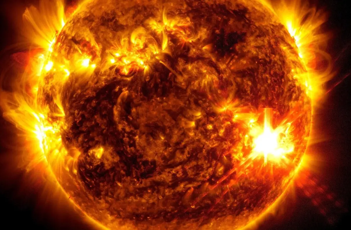 O ciclo solar, que tem uma periodicidade de 11 anos, encontra-se neste momento no seu pico