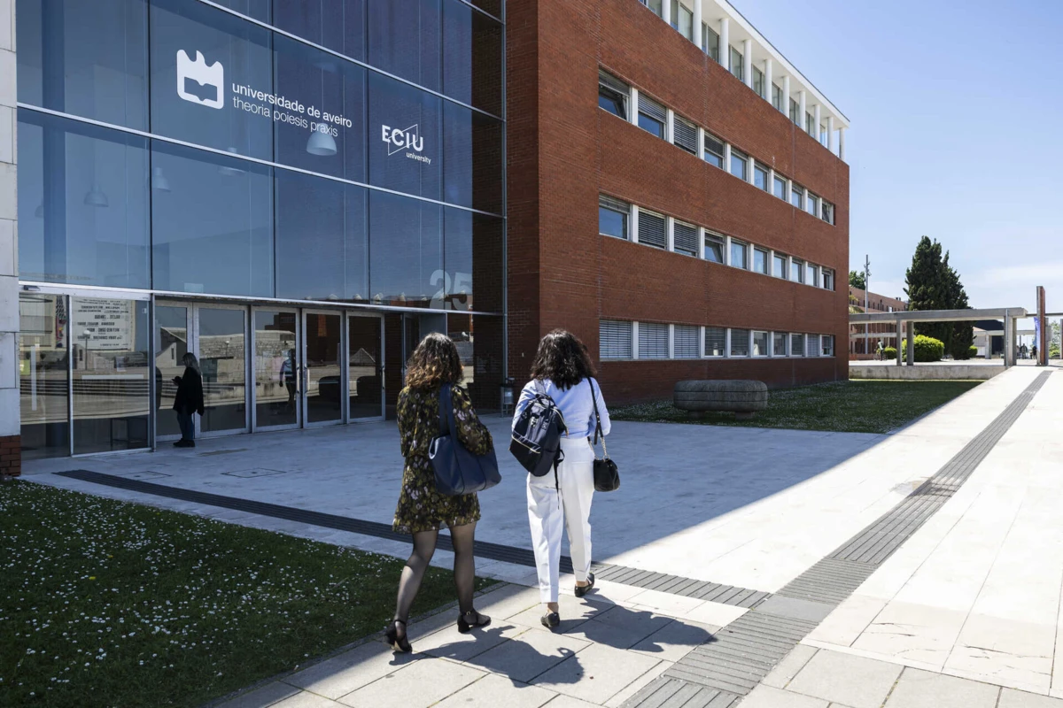 A Universidade de Aveiro alerta todos os membros para se manterem vigilantes