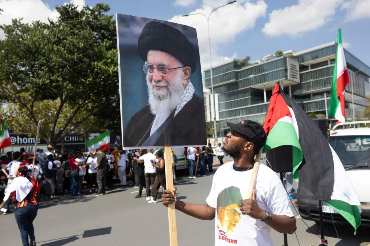 O aiatola Ali Khamenei morreu a 29 de fevereiro num bombardeamento israelita