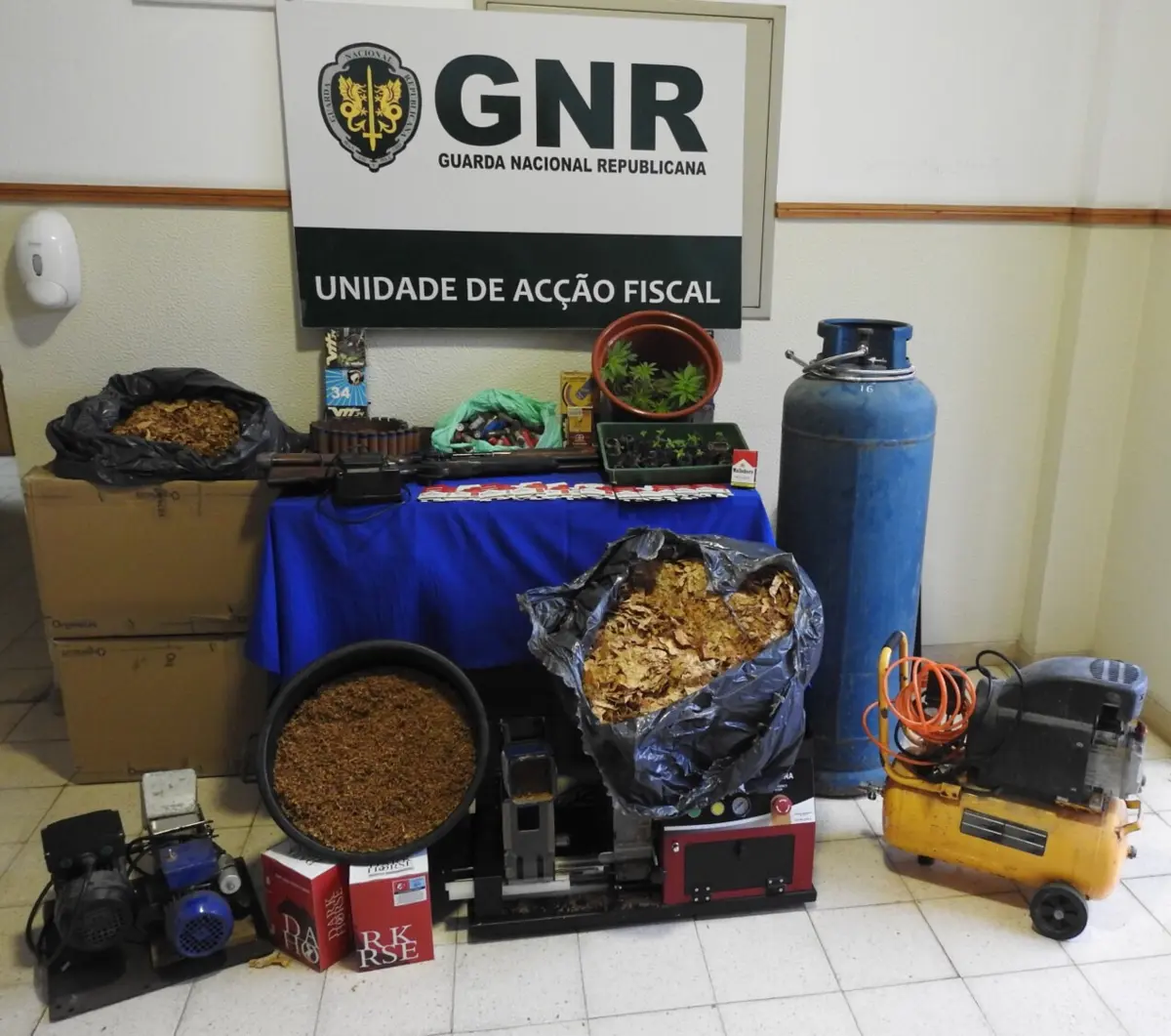 Material apreendido pela GNR