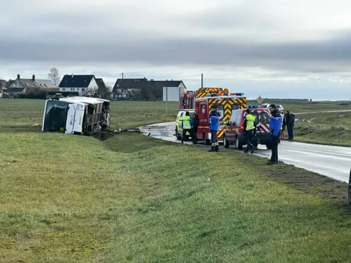 Imagem de contexto do artigo Adolescente morre em acidente com autocarro escolar em França
