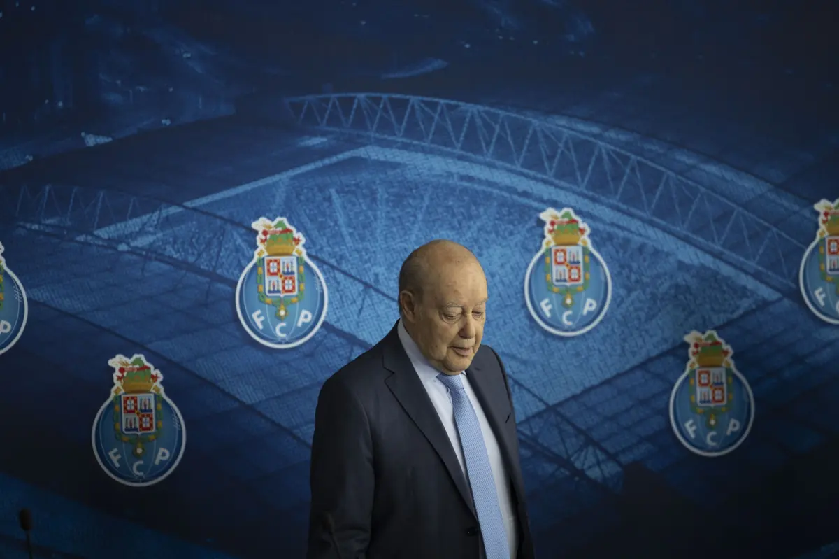 André Villas-Boas disse que está a ser preparada uma camisola em homenagem a Pinto da Costa