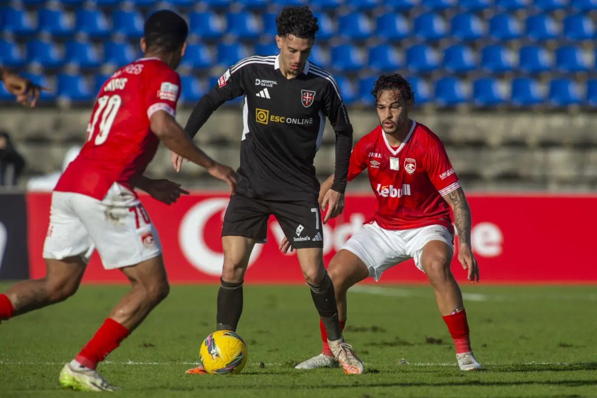 Santa Clara venceu o Casa Pia por 2-1