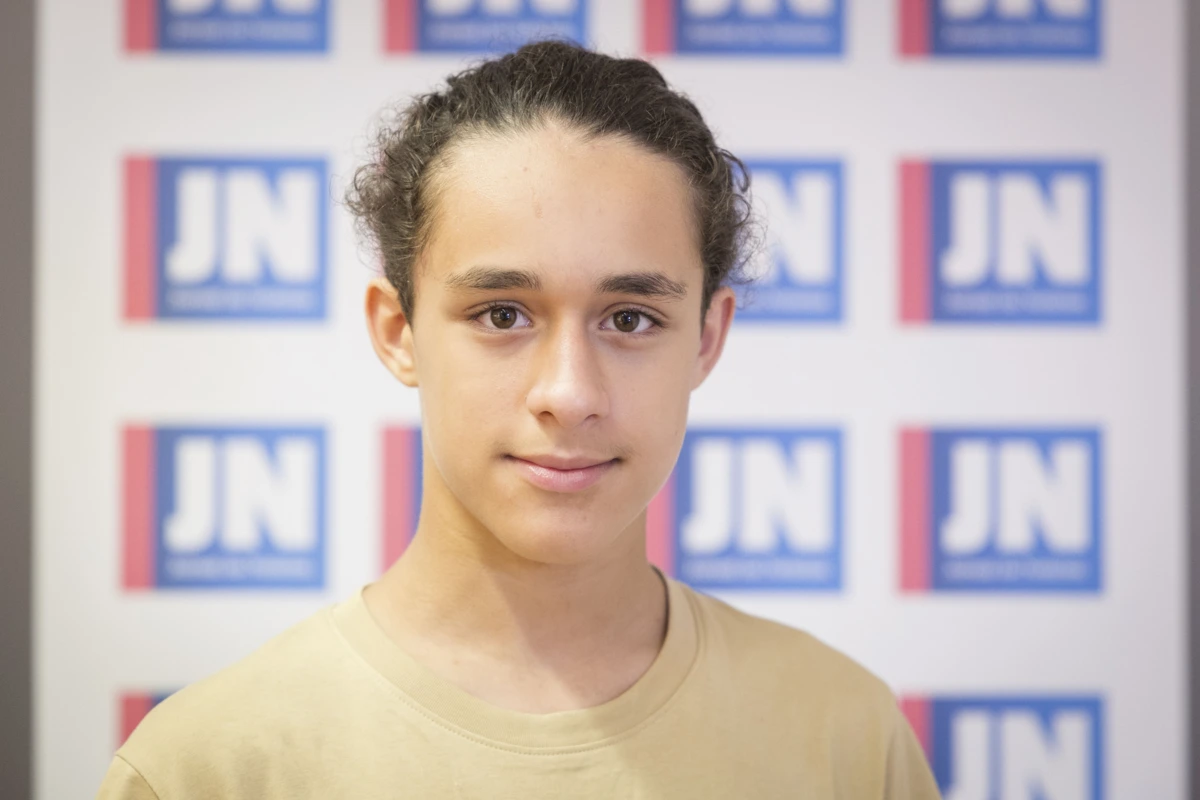 Santiago de Jesus foi premiado pela "Bolsa de Mérito - Educação para todos"