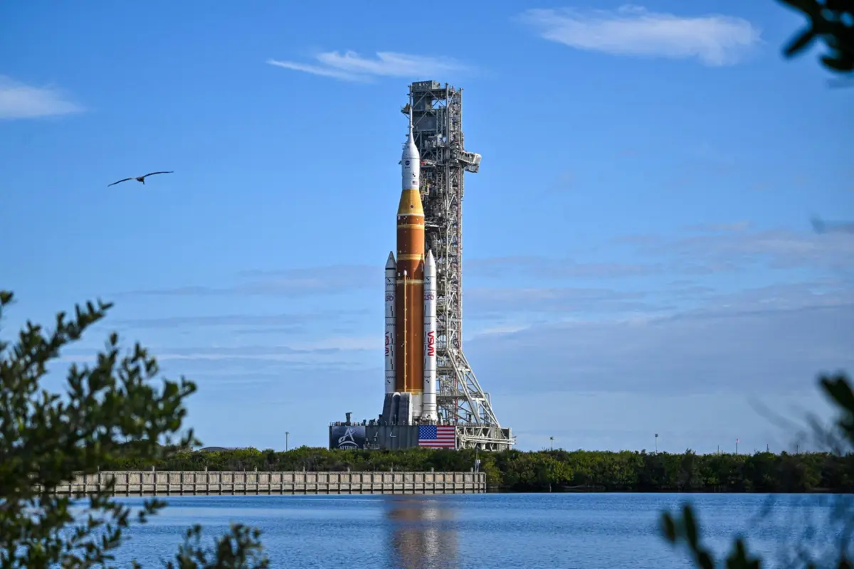 A missão deverá durar cerca de 10 dias e vão participar três norte-americanos e um canadiano