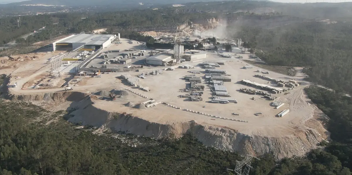 Município de Ourém denunciou crime de desobediência do construtor ao Ministério Público
