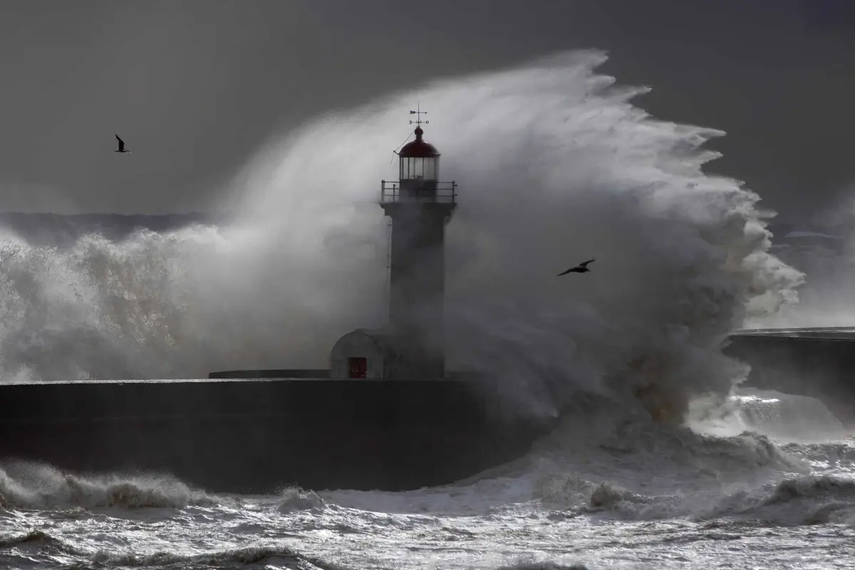 IPMA prevê ondas de noroeste com quatro a cinco metros de altura