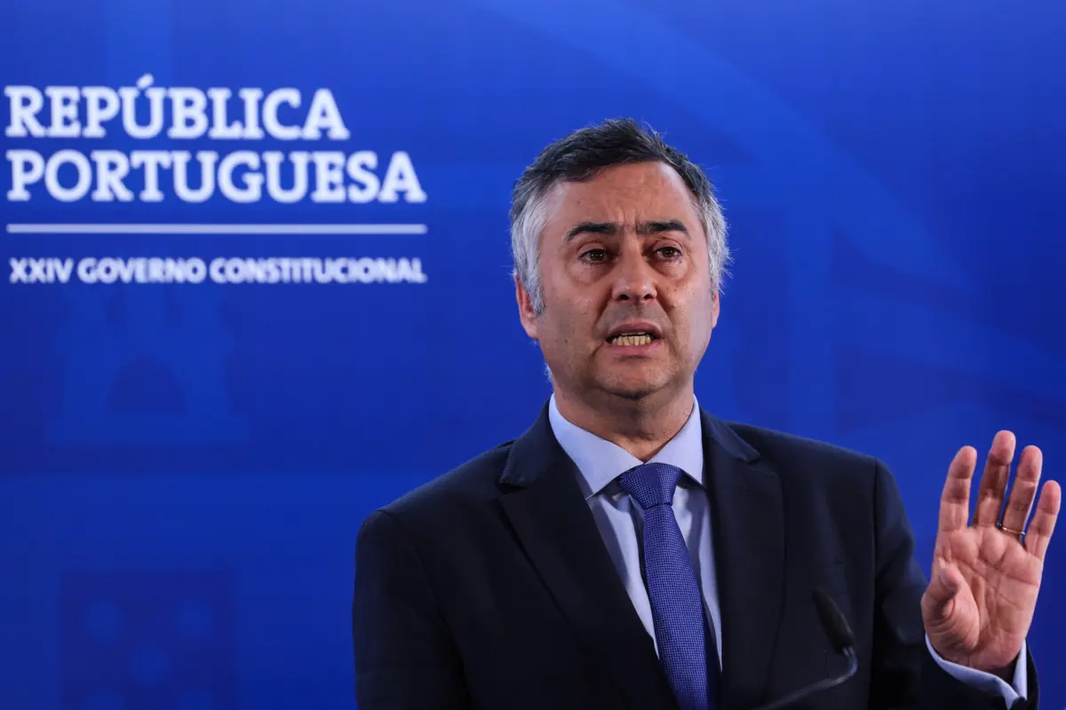 O ministro da Educação, Ciência e Inovação, Fernando Alexandre, apresentou 15 "medidas de emergência" para resolver falta de professores