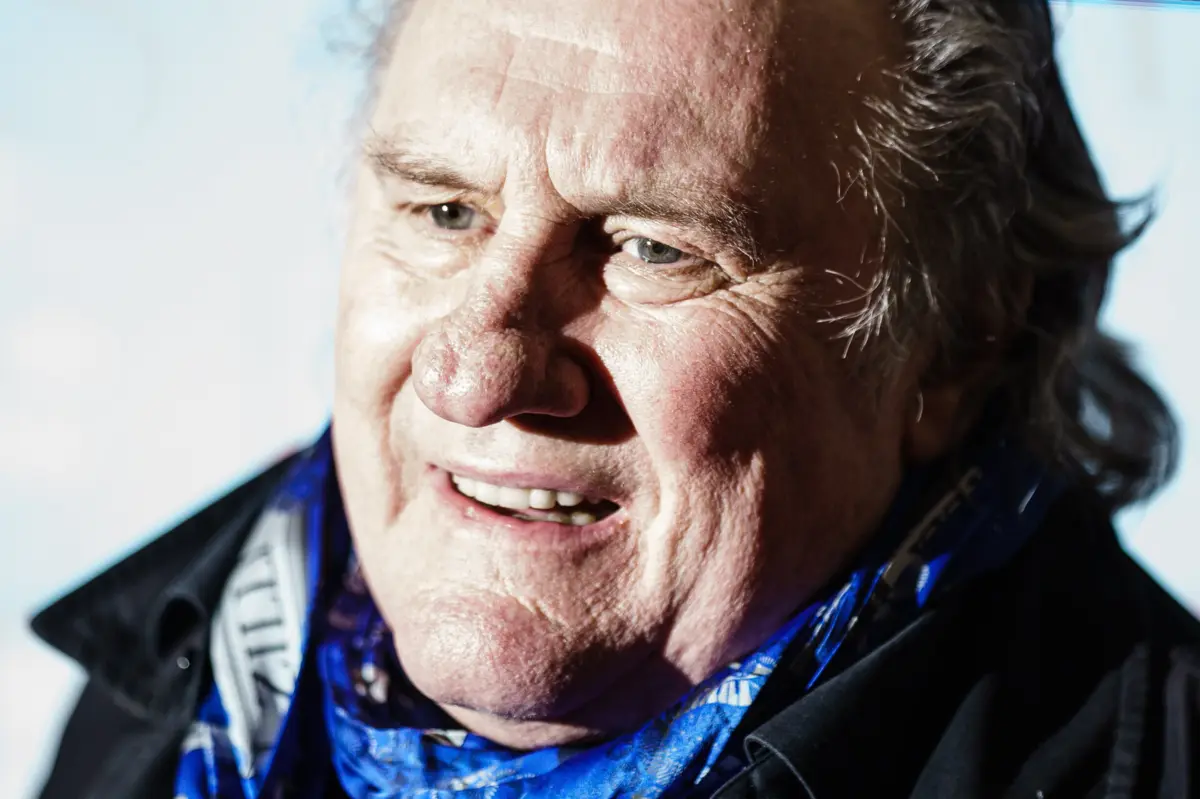 Ator Gérard Depardieu é acusado de agressões sexuais por cerca de 20 mulheres