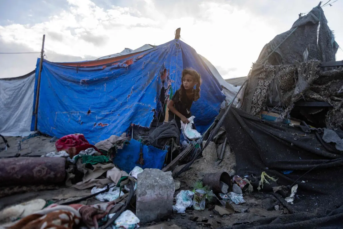 Ordem de evacuação para sul, onde 425 mil pessoas estão amontoadas em Al Mawasi