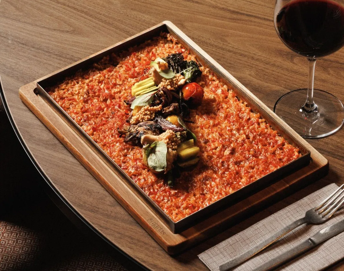 Imagem de contexto do artigo No novo restaurante 550º, nas Amoreiras, há cozinha de fogo e de partilha