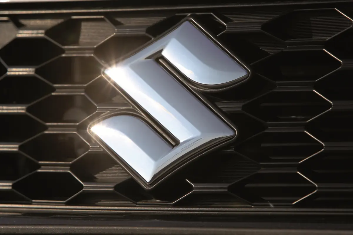 Imagem de contexto do artigo Morreu Osamu Suzuki, histórico presidente do fabricante de automóveis