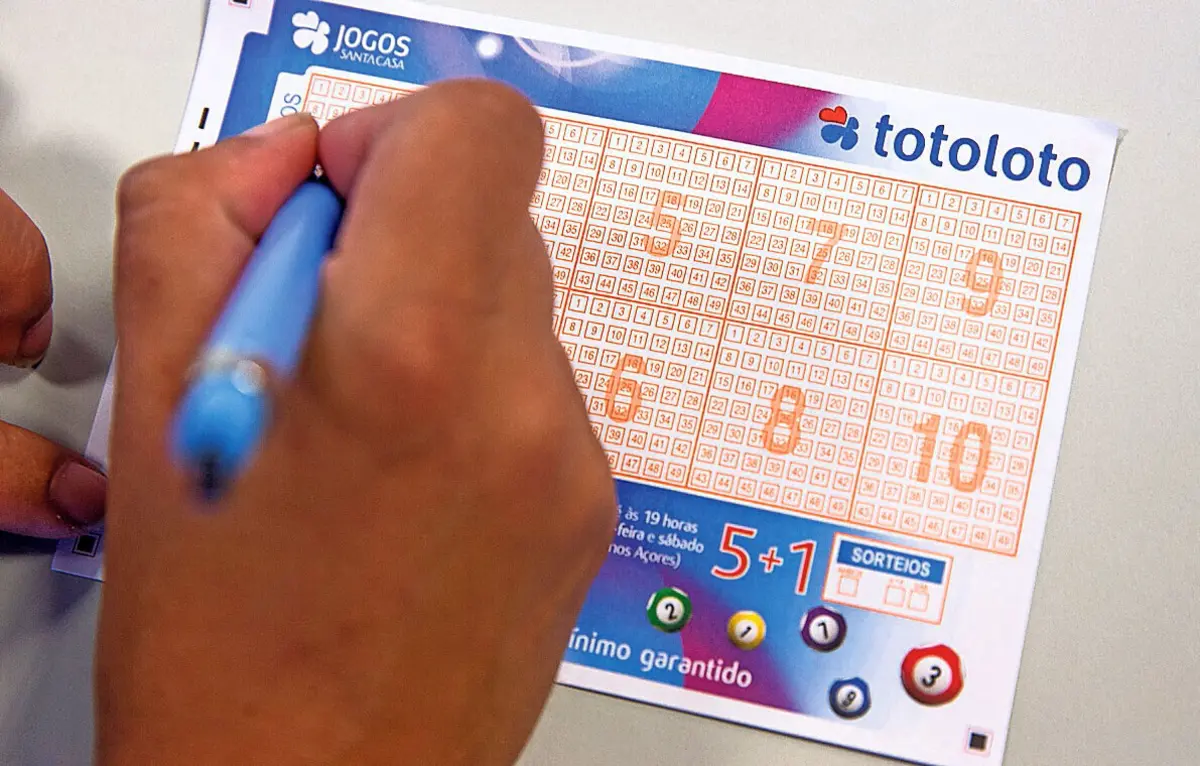 Na base do processo está uma ação intentada por uma médica dentista, de 81 anos, contra o ex-companheiro