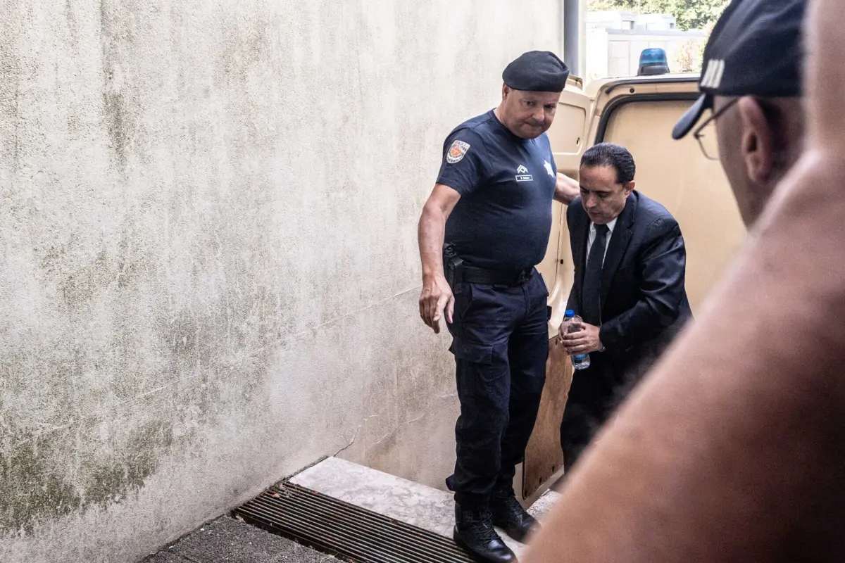 Perante a escuta, o empresário disse hoje que essa conversa era “apenas bazófia”